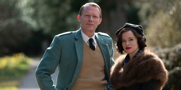 kadr z serialu A Very British Scandal