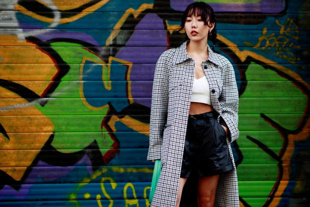 Paryski styl: street fashion z tygodnia mody w Paryżu