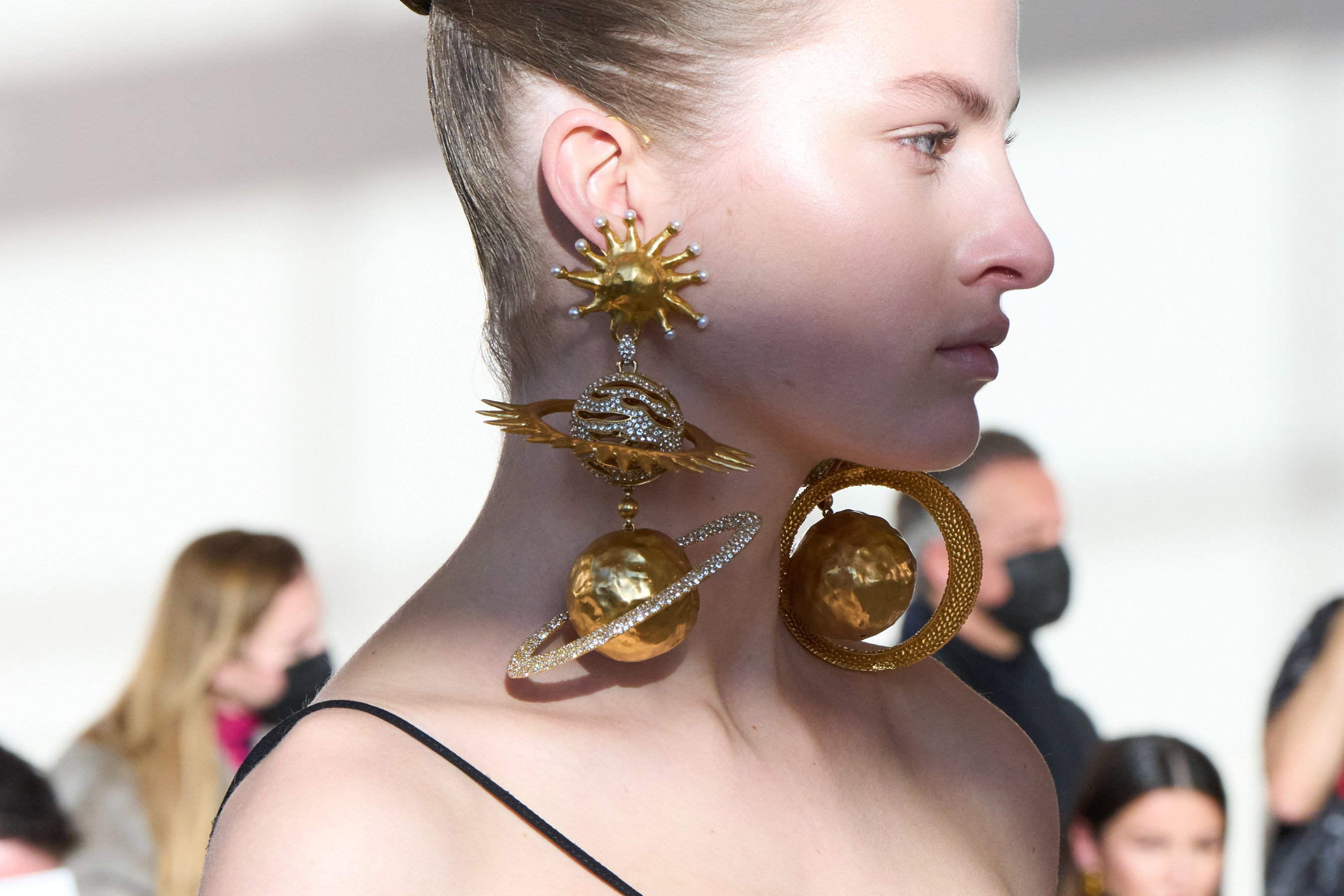 Kolekcja Schiaparelli haute couture wiosna-lato 2022