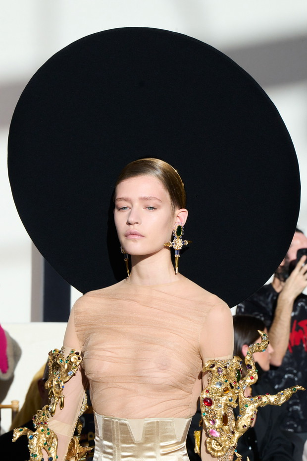 Kolekcja Schiaparelli haute couture wiosna-lato 2022