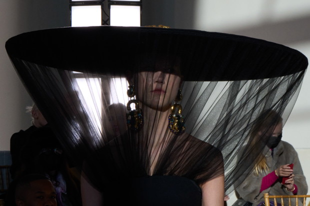 Kolekcja Schiaparelli haute couture wiosna-lato 2022