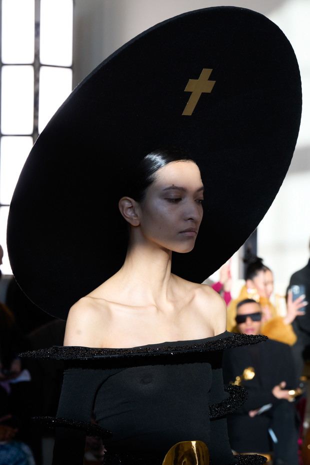 Kolekcja Schiaparelli haute couture wiosna-lato 2022