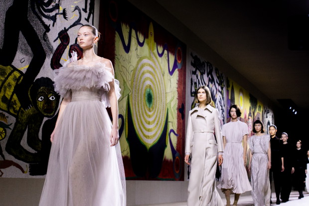 Wybieg Dior haute couture wiosna-lato 2022