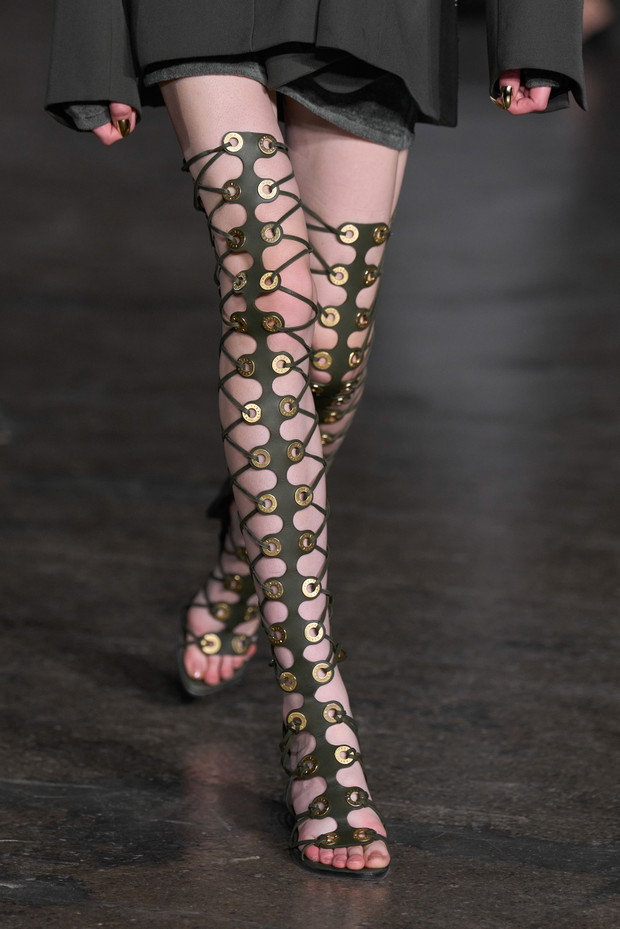 Modne buty 2022: z wybiegu