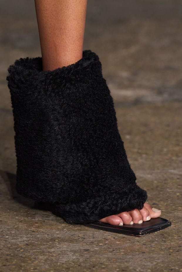 Modne buty 2022: z wybiegu