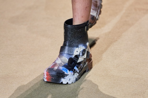 Modne buty 2022: z wybiegu