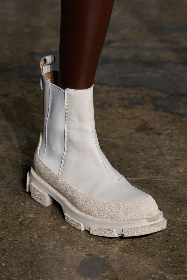 Modne buty 2022: z wybiegu