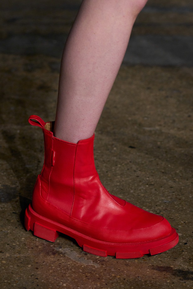 Modne buty 2022: z wybiegu