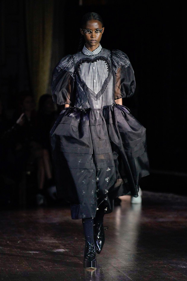 Simone Rocha jesień-zima 2022/2023