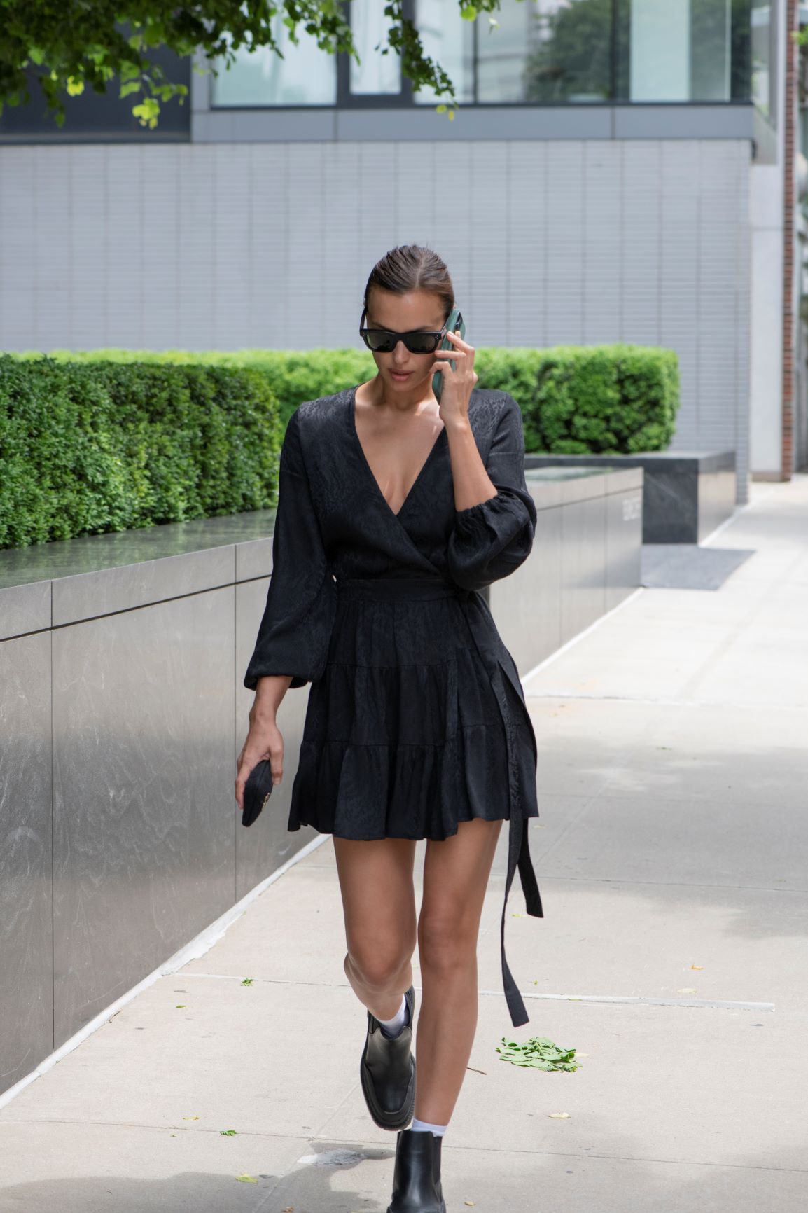 Supermodelka Irina Shayk przyłapana w ubraniach polskiej marki Rage Age!