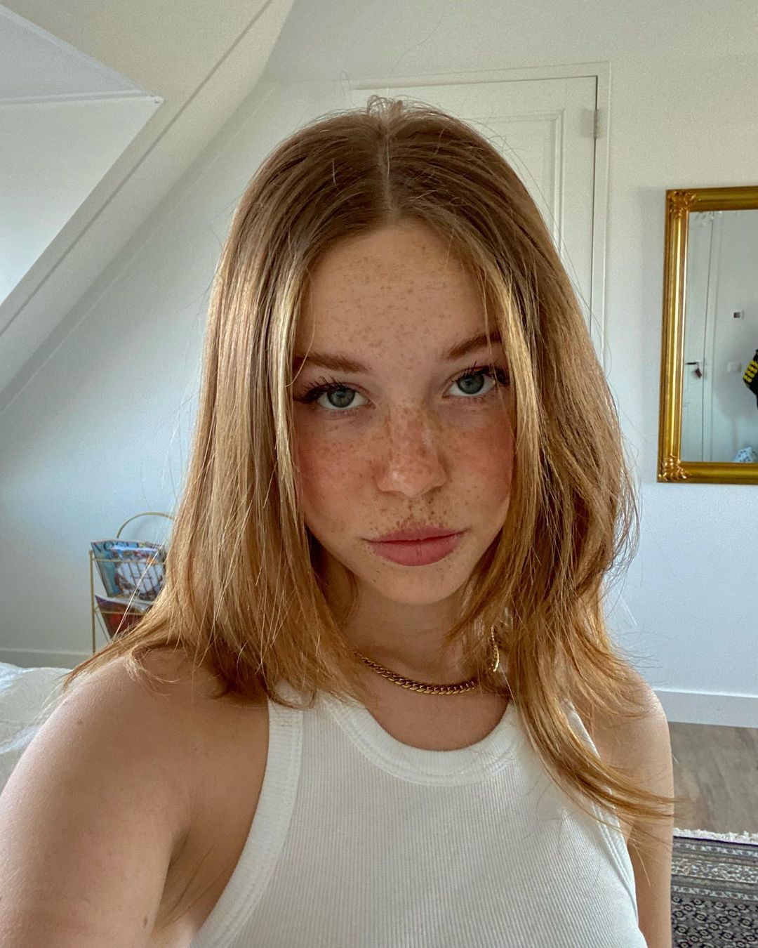 Glass hair