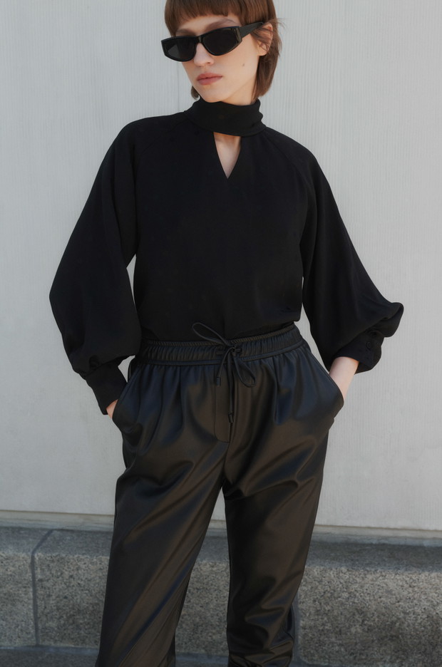 Back to black. Nowa kampania SOLAR