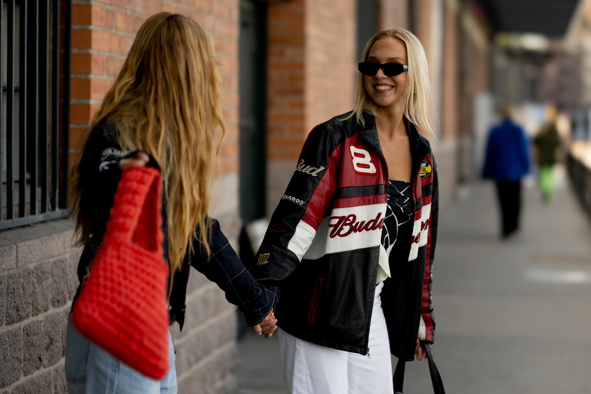 Najlepsze stylizacje na Stockholm Fashion Week wiosna-lato 2023