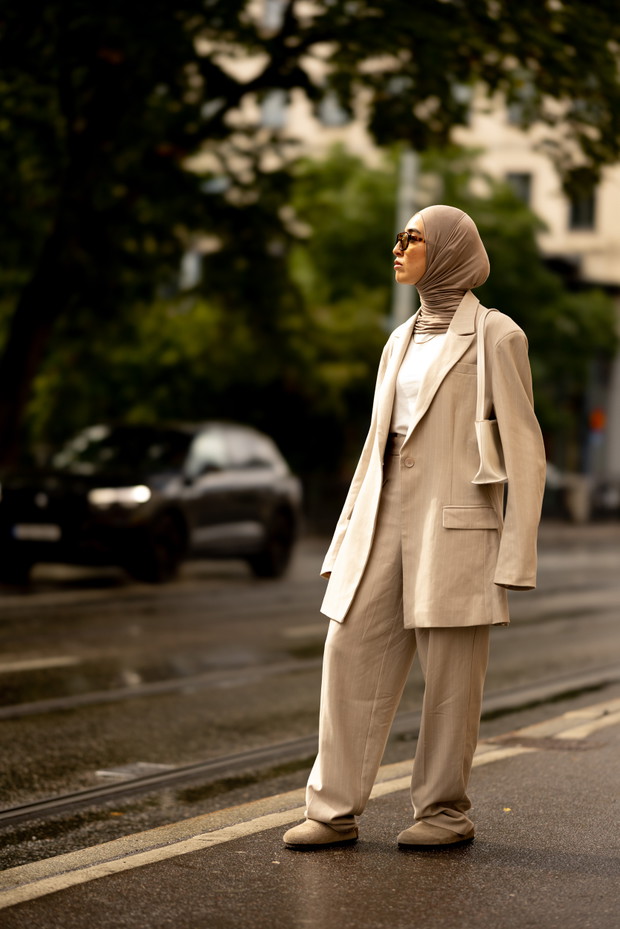 Najlepsze stylizacje na Stockholm Fashion Week wiosna-lato 2023