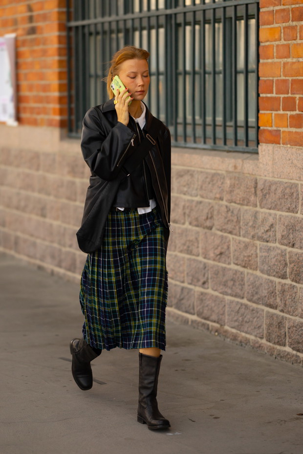 Najlepsze stylizacje na Stockholm Fashion Week wiosna-lato 2023