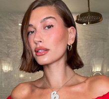 Hailey Bieber