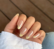 :Butter Glazed French Manicure" to najmodniejszy manicure na lato 2024