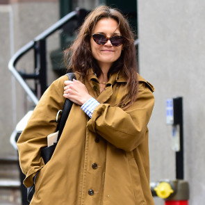Katie Holmes w ponadczasowej stylizacji