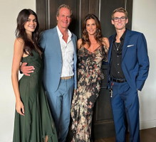 Cindy Crawford z rodziną. 25-letni syn również poszedł w ślady matki