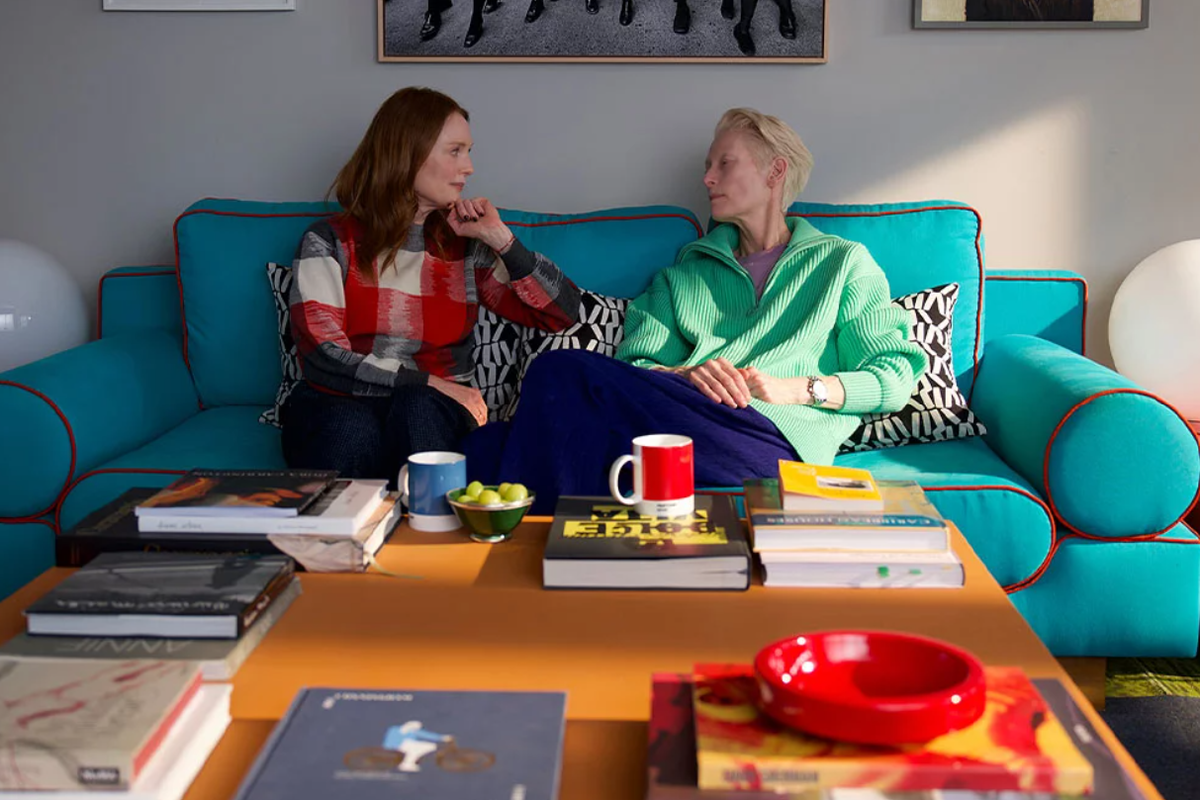 Julianne Moore i Tilda Swinton w filmie "W pokoju obok"