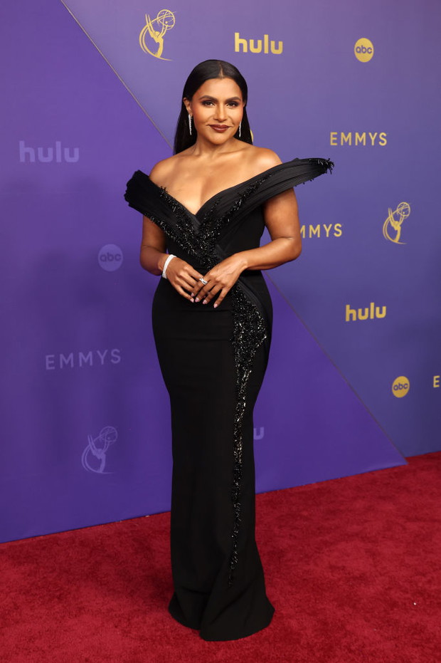 Mindy Kaling w czerni z kolekcji Gayrav Gupta SS24 Couture