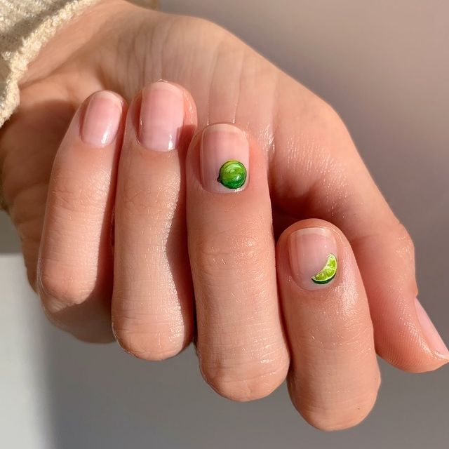 Limonkowy manicure