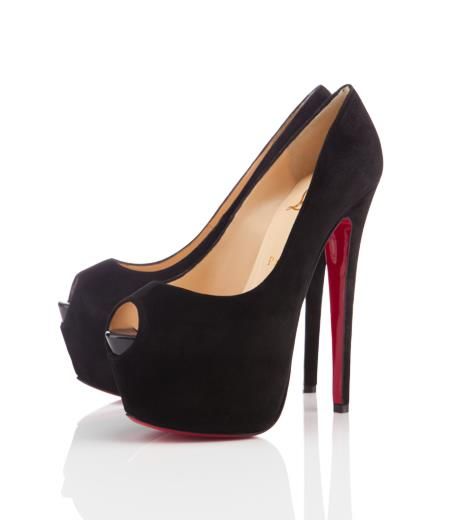 Podróbki Louboutin w rękach celników