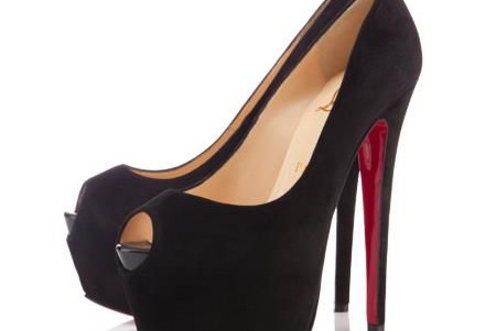 Podróbki Louboutin w rękach celników
