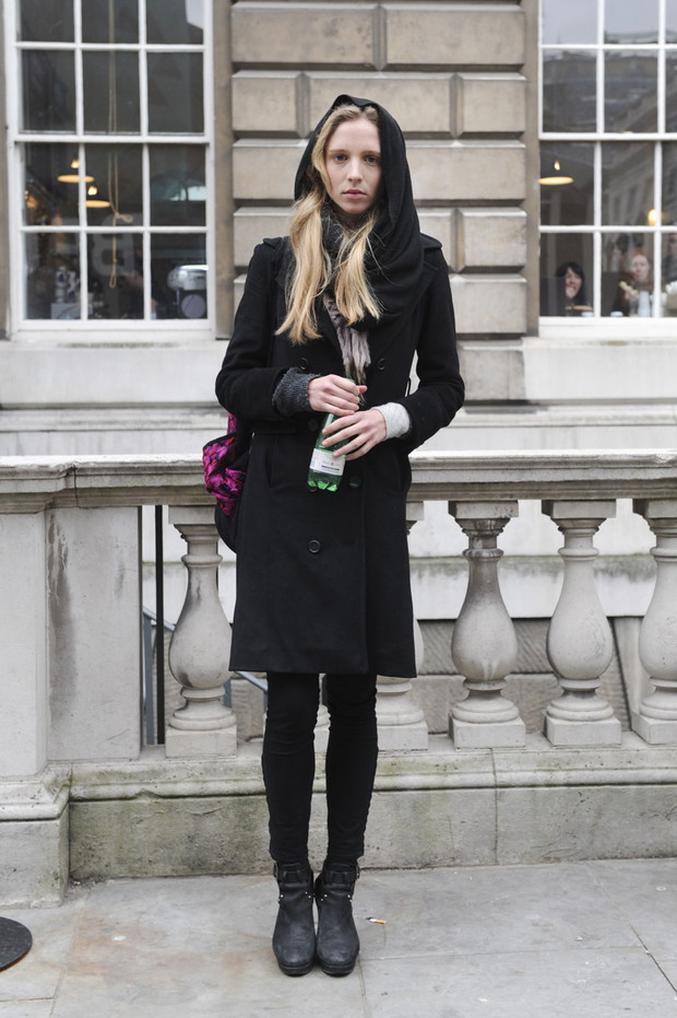 Street fashion z Londynu - modelki po godzinach