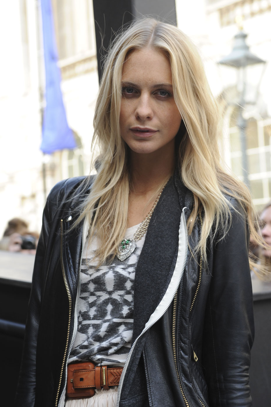 Street fashion z Londynu - modelki po godzinach