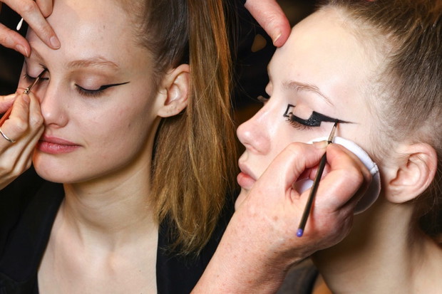 Backstage pokazu Mary Katrantzou jesień-zima 2012/2013 / fot. Imaxtree