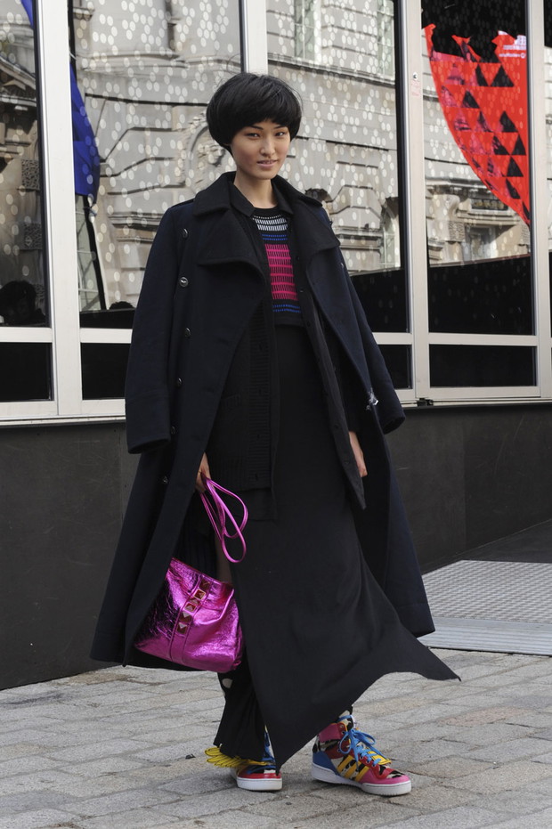 Street fashion z Londynu - modelki po godzinach