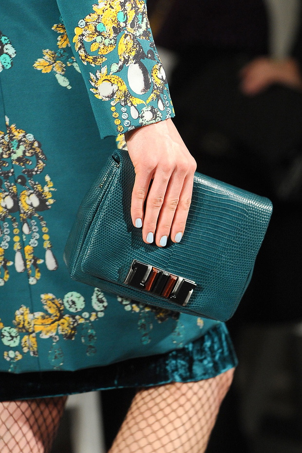 lakiery-do-paznokci-oscar-de-la-renta-nowosc13-93e2733