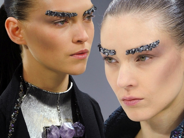 Makijaż z pokazu Chanel jesień-zima 2012/2013/ fot. Imaxtree, kolaż ELLE