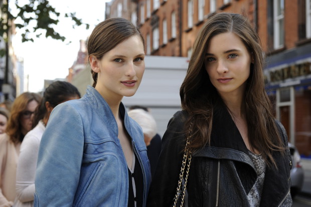 Street fashion: modelki na London Fashion Week