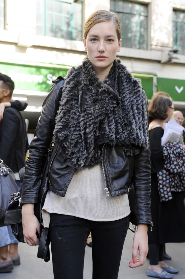 Street fashion: modelki na London Fashion Week