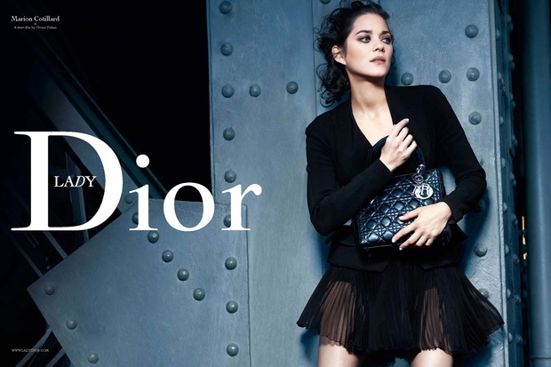 Marion Cotillard w kampanii Dior z 2009 roku (fot. serwis prasowy)