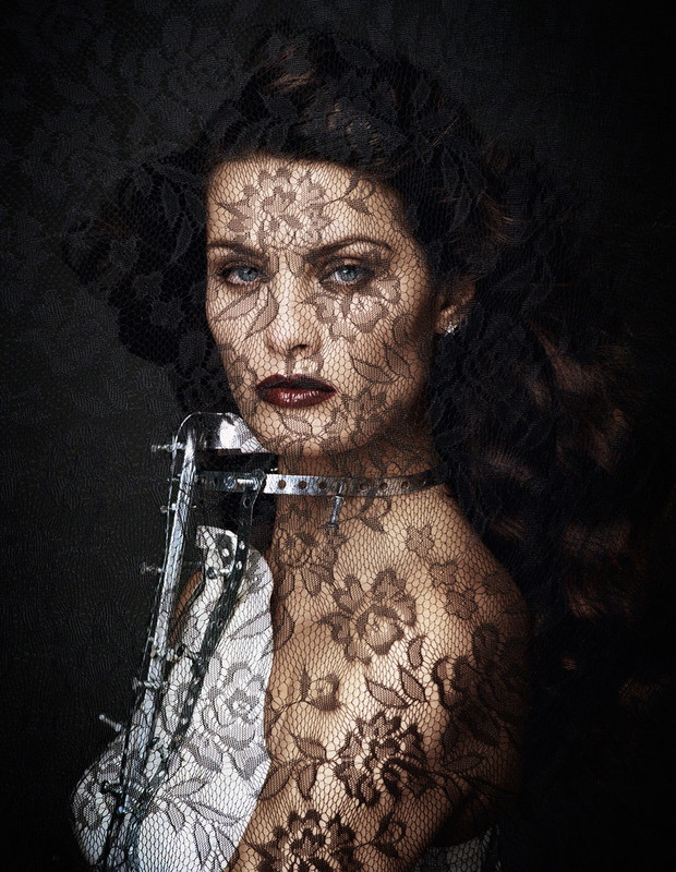 Isabeli Fontana, fot. Daniele Duella and Iango Henzi / i-D