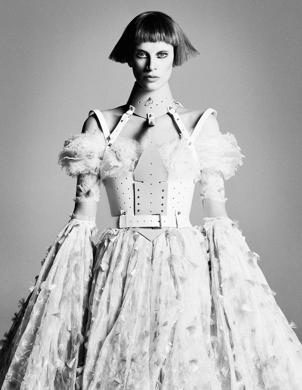 Kristen McMenamy w i-D, fot. Daniele Duella and Iango Henzi/ i-D