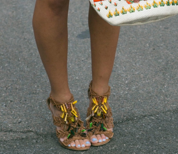 Street fashion: buty widzów Milan Fashion Week Milan