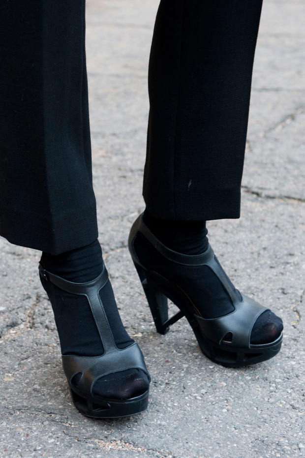 Street fashion: buty widzów Milan Fashion Week Milan
