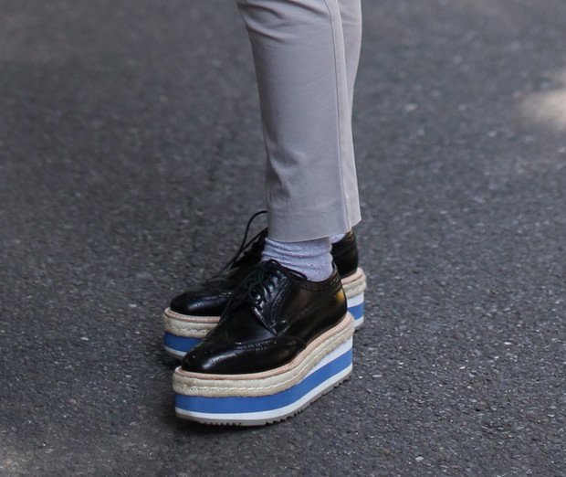 Street fashion: buty widzów Milan Fashion Week Milan