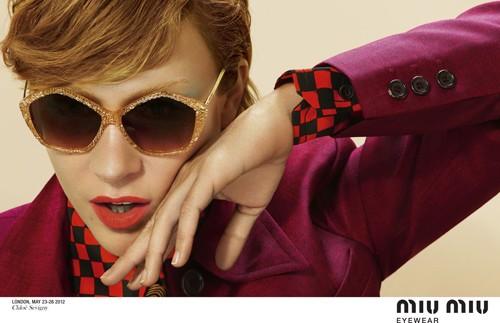 Chloë Sevigny w kampanii Miu Miu na sezon jesień-zima 2012/2013 (fot. serwis prasowy)