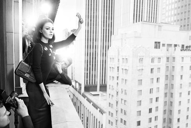 Mila Kunis w kampanii Miss Dior (fot. serwis prasowy)
