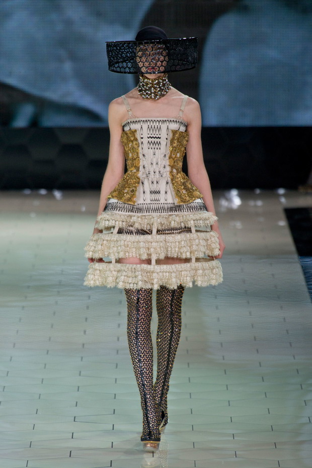 Alexander McQueen wiosna-lato 2013