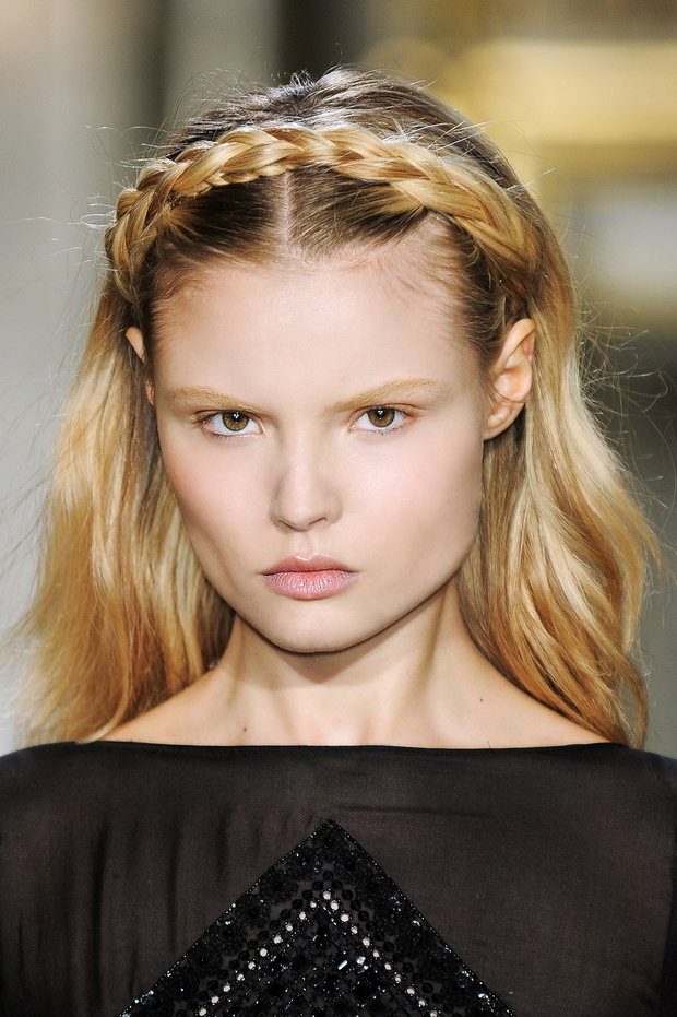 Fryzury: Emilio Pucci jesień-zima 2012/2013, fot. Imaxtree