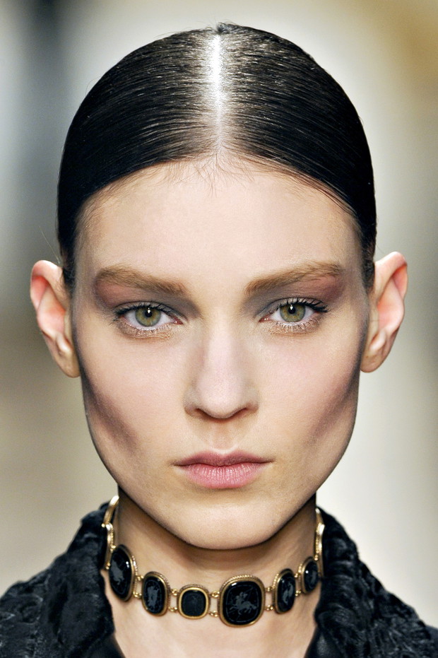 Fryzury: Ferragamo jesień-zima 2012/2013 / fot. Imaxtree