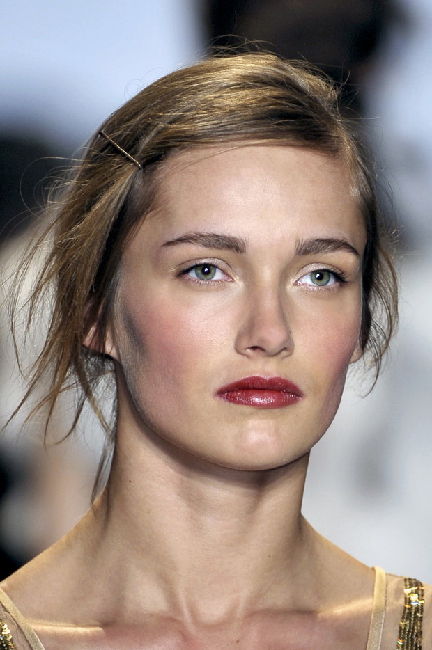 Fryzury: Michael Kors jesień-zima 2012/2013 / fot. Imaxtree