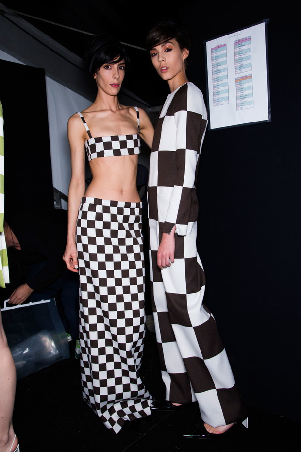 Jamie Bochert i Ewa Władymiruk Backtage Louis Vuitton wiosna-lato 2013 / fot. Imaxtree