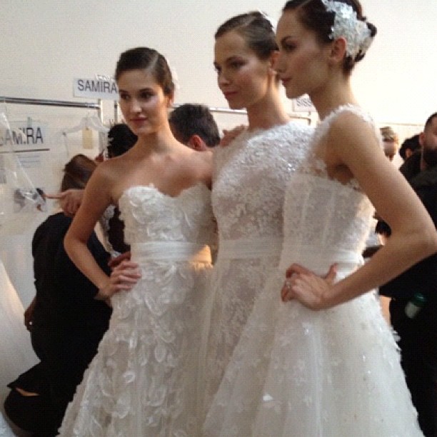 Suknie ślubne Monique Lhuillier 2013: backstage pokazu